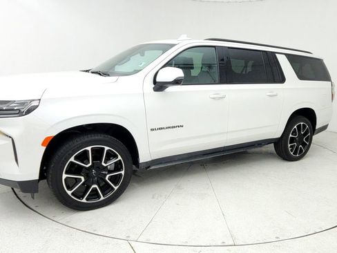 Used 2022 Chevrolet Suburban RST w/ Sport Performance Package image 4