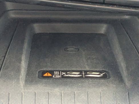 Certified 2025 Chevrolet Equinox EV LT w/ Convenience Package image 28