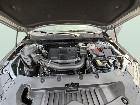 Used 2025 Chevrolet Blazer LT FWD image 17