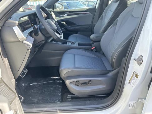 New 2026 Volkswagen Tiguan SE R-Line AWD/4WD image 18