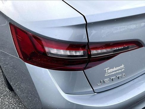 Used 2024 Volkswagen Jetta SE image 22