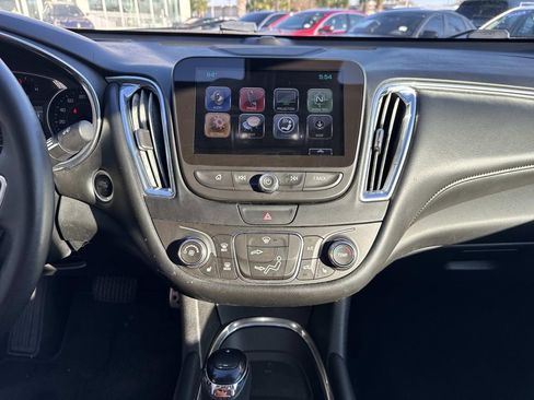 Used 2017 Chevrolet Malibu LT w/ Leather Package image 25