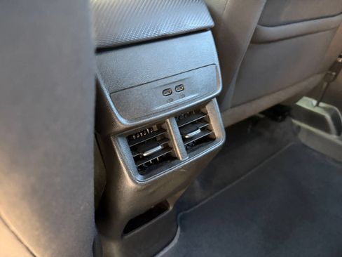 Used 2025 Chevrolet Equinox LT FWD image 18