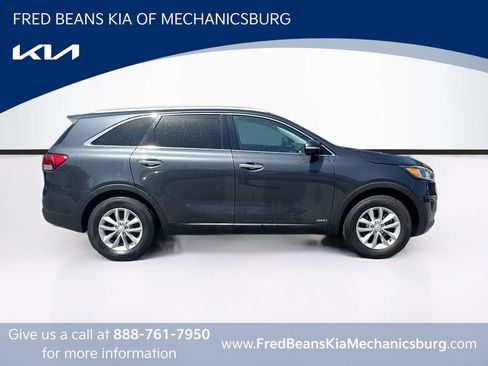 Used 2017 Kia Sorento AWD image 8