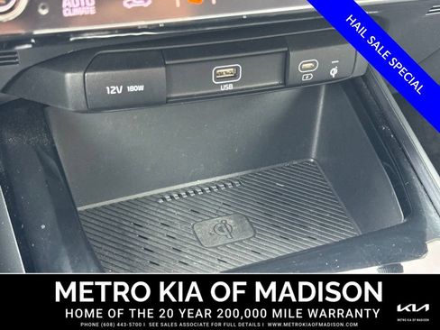 Used 2025 Kia Niro EX FWD image 24