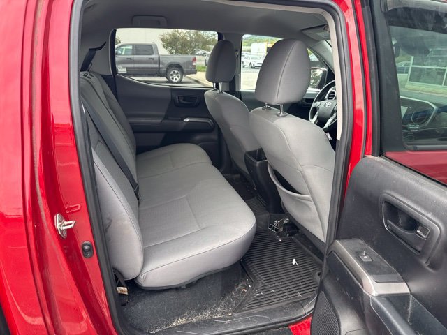 Used 2018 Toyota Tacoma SR5 AWD/4WD image 22