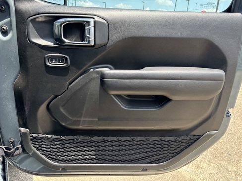 Used 2025 Jeep Wrangler Sport AWD/4WD image 13