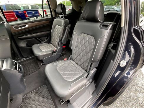 Used 2025 Volkswagen Atlas SEL Premium R-Line AWD/4WD image 25