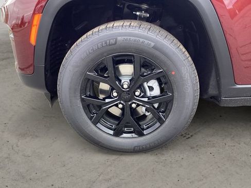 New 2025 Jeep Grand Cherokee Altitude AWD/4WD image 15