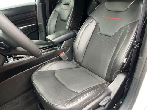 Used 2025 Jeep Compass Trailhawk AWD/4WD image 9