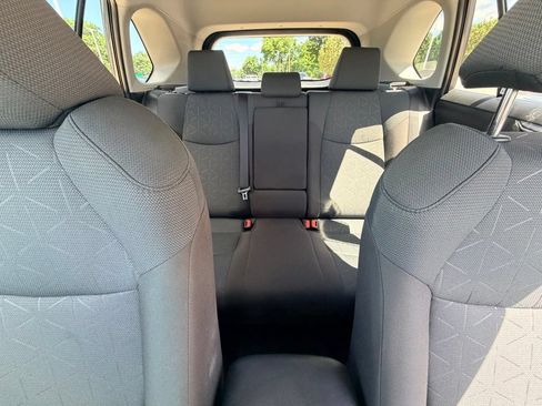 Used 2025 Toyota RAV4 XLE AWD/4WD image 21
