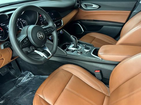 Used 2020 Alfa Romeo Giulia RWD image 4