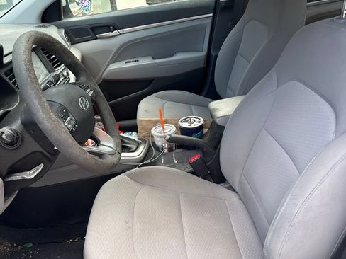 Used 2019 Hyundai Elantra SEL FWD image 4