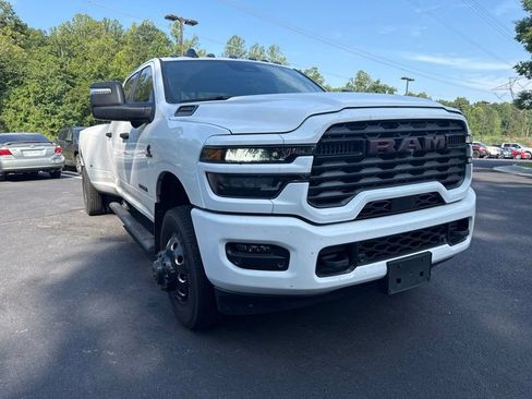 Used 2026 RAM 3500 Big Horn AWD/4WD image 3