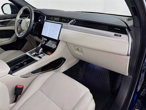 Used 2025 Jaguar F-PACE R-Dynamic S image 31