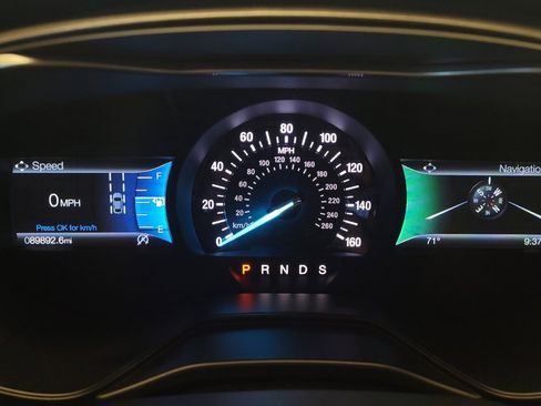 Used 2019 Ford Fusion SE FWD image 23