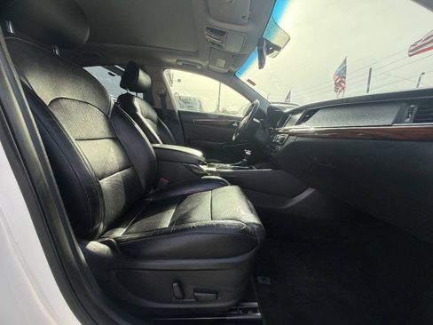 Used 2017 Kia Cadenza Premium w/ Luxury Package FWD image 27