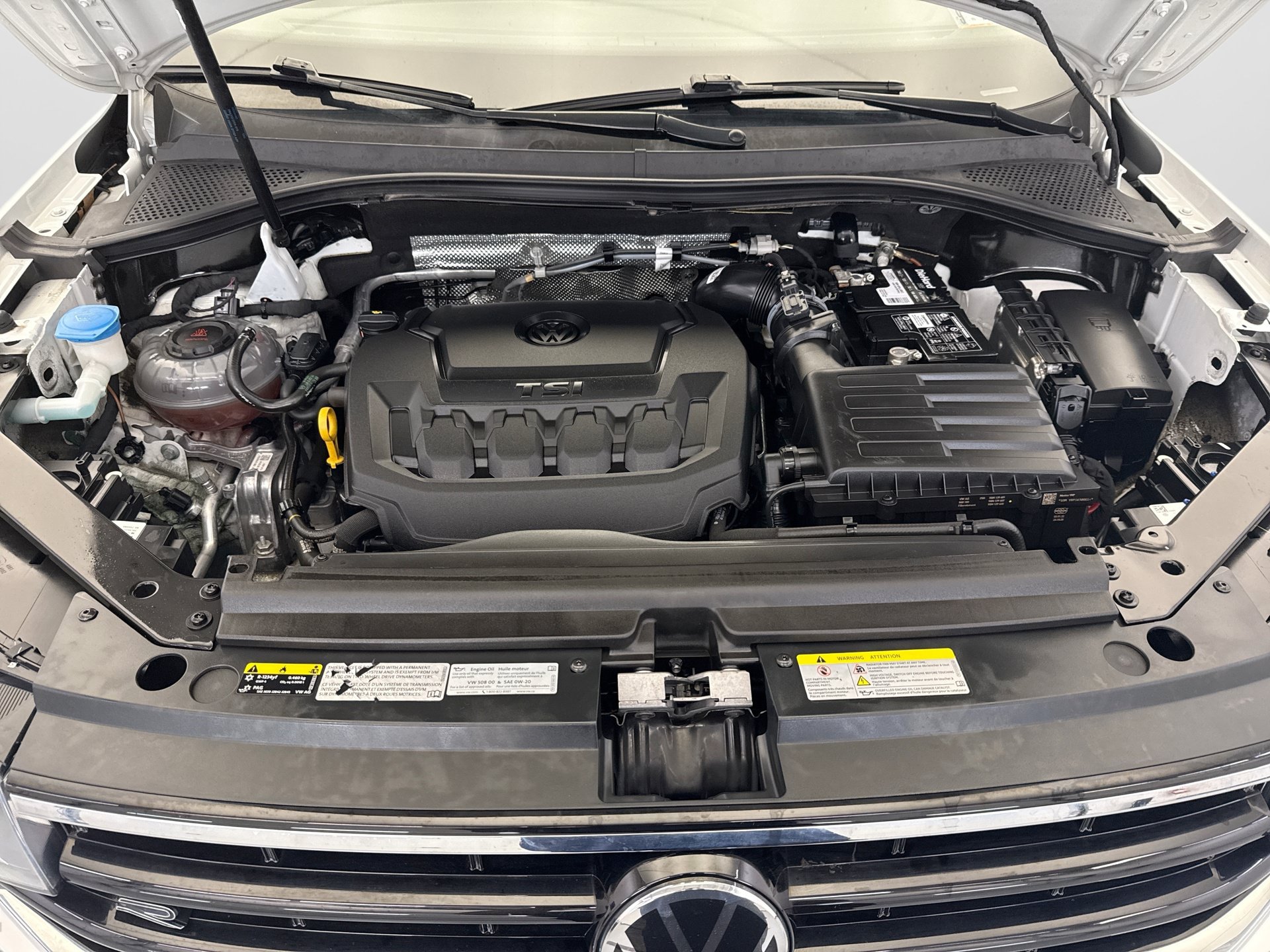 Used 2022 Volkswagen Tiguan SE R-Line AWD/4WD image 25