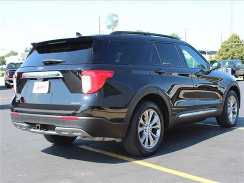 Used 2021 Ford Explorer XLT image 5