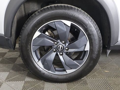 Used 2024 Nissan Rogue SV image 18