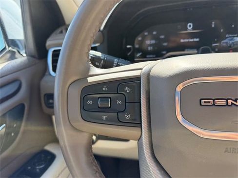 Used 2023 GMC Yukon XL Denali w/ Denali Reserve Package image 15