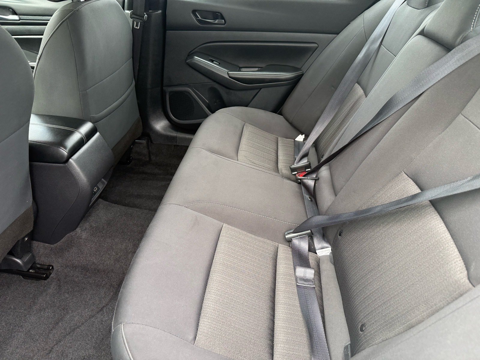 Used 2025 Nissan Altima 2.5 SV FWD image 27