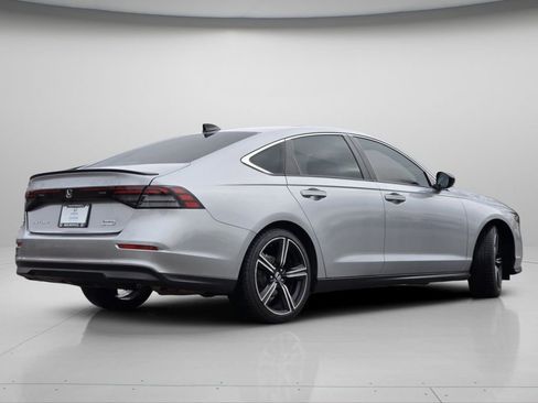 Used 2023 Honda Accord Sport image 9