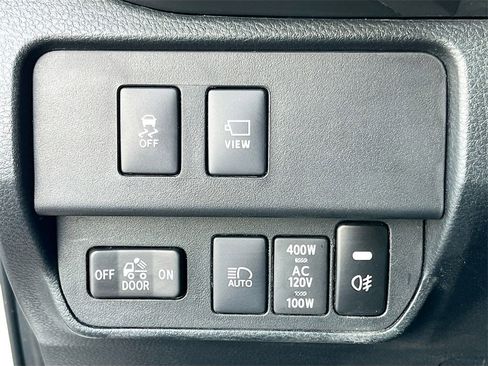 Used 2023 Toyota Tacoma TRD Off-Road w/ Advanced Technology Package image 10