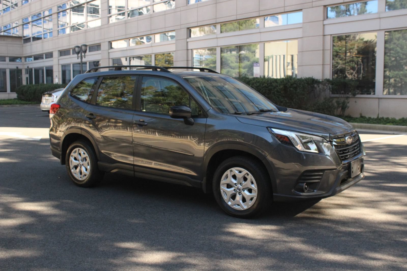 Used 2022 Subaru Forester AWD/4WD image 2