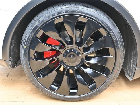 Used 2023 Tesla Model Y Performance AWD/4WD image 12