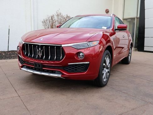 Used 2020 Maserati Levante GranLusso image 4