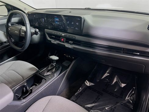 Used 2025 Kia K4 EX image 26
