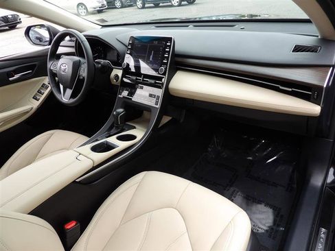 Used 2022 Toyota Avalon XLE image 14