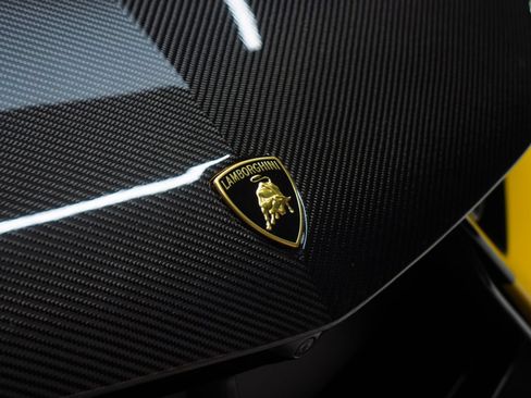 Used 2024 Lamborghini Revuelto AWD/4WD image 8