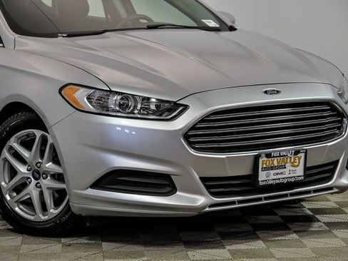 Used 2014 Ford Fusion SE image 2