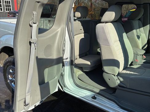 Used 2015 Nissan Frontier S image 21