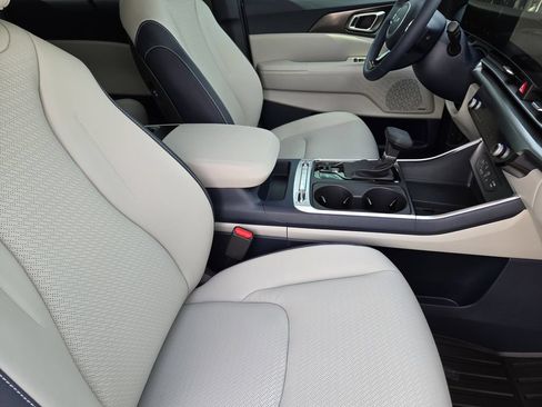 New 2026 Kia Carnival SX Prestige FWD image 11