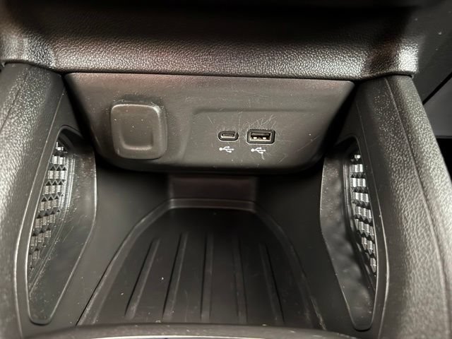 Used 2025 Chevrolet TrailBlazer LT AWD/4WD image 34