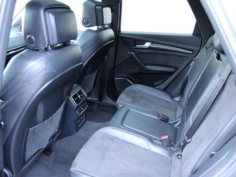 Used 2019 Audi SQ5 Prestige w/ Prestige Package image 17