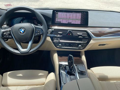 Used 2023 BMW 530i w/ Premium Package RWD image 8