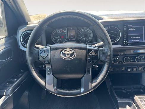 Used 2022 Toyota Tacoma TRD Sport image 12