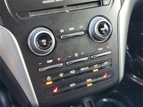 Used 2017 Lincoln MKC Premiere image 26