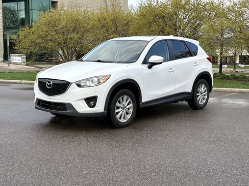 Used 2013 Lincoln MKZ image 2