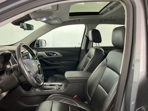 Used 2020 Chevrolet Traverse LT w/ LT Premium Package AWD/4WD image 10