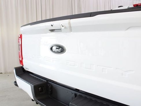 New 2026 Ford F250 Lariat w/ Black Appearance Package AWD/4WD image 32