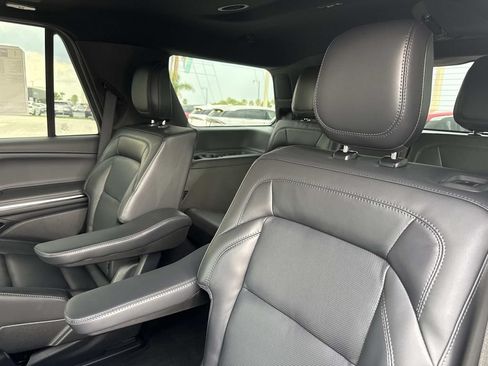 New 2026 Lincoln Navigator Reserve w/ Jet Appearance Package AWD/4WD image 15