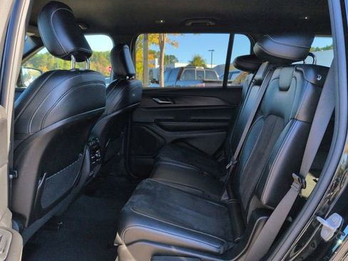 Used 2024 Jeep Grand Cherokee L Altitude image 17