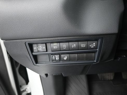 Used 2024 Toyota Tundra Limited AWD/4WD image 18