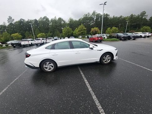 Certified 2025 Hyundai Sonata SE FWD image 14
