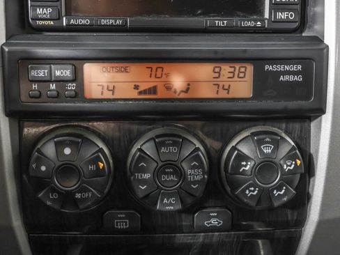 Used 2006 Toyota 4Runner Limited image 31